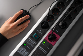 Brennenstuhl 1392000230 Premium-Protect-Line Steckdosenleiste 11-fach mit Main-Follow Funktion und 2 Schalter und Überspannungsschutz (Gaming-Mehrfachsteckdose mit 3m Kabel und 2x USB, max. 3100mA, Made in Germany)