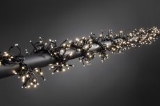 Konstsmide 3795-100 - Büschelllichterkette Cluster mit 8 Funktionen, Steuergerät und Memoryfunktion, 1540 warmweiße Dioden, 24V Außentrafo, schwarzes Kabel