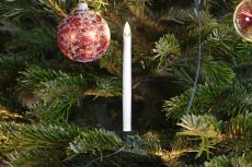 Konstsmide 1170-000 - LED Baumkette slim line, 16 große Topbirnen mit Schalter, 16 warm weiße Dioden, 4.5V Innentrafo, grünes Kabel