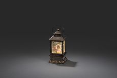 Konstsmide 2800-000 - LED Wasserlaterne Weihnachtsmann und Kindern, braun, wassergefüllt, 1 warm weiße Diode, batteriebetrieben, Innen, 3 x C 1.5V (exkl.)