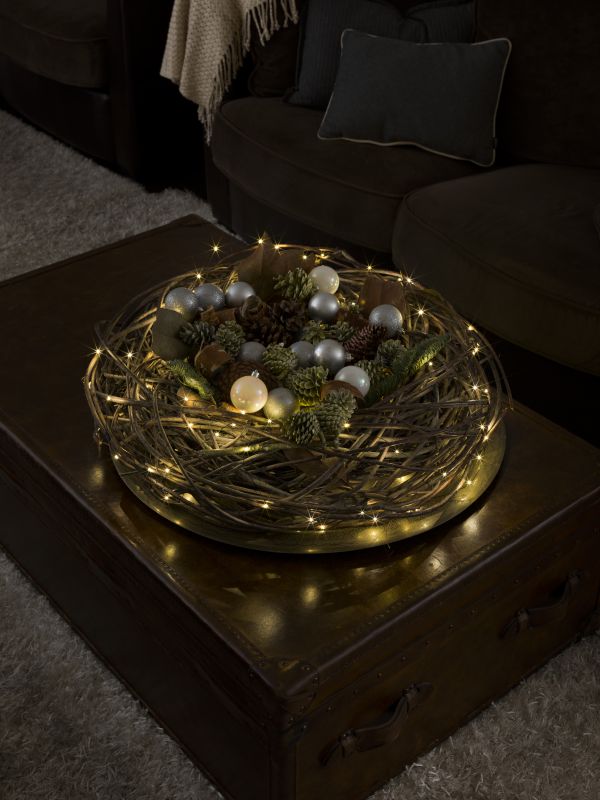 Konstsmide 6386-100 -  50er LED Tropfenlichterkette mit warmweißen Dioden und schwarzem Draht - Innenbereich