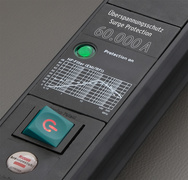 Brennenstuhl 1951150500 Steckdosenleiste Premium-Line 60.000A, 5-fach Premium-Line Steckdosenleiste 5-fach mit Überspannungsschutz und Main-Follow Funktion (Mehrfachsteckdose mit 3m Kabel und Schalter, Steckdosenleiste Wandmontage, Made in Germany)