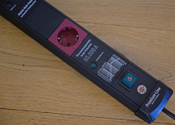Brennenstuhl 1951150500 Steckdosenleiste Premium-Line 60.000A, 5-fach Premium-Line Steckdosenleiste 5-fach mit Überspannungsschutz und Main-Follow Funktion (Mehrfachsteckdose mit 3m Kabel und Schalter, Steckdosenleiste Wandmontage, Made in Germany)